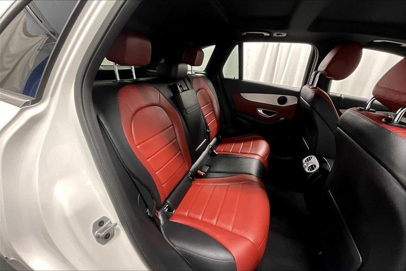 2022 Mercedes-Benz GLC GLC 300 - Photo 16