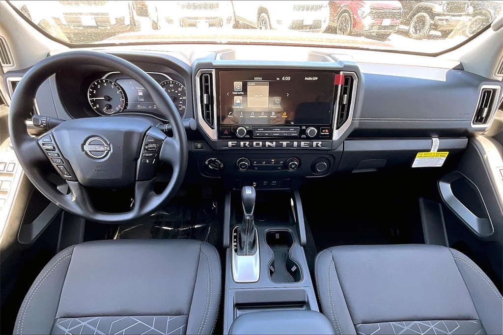 2025 Nissan Frontier SV - Photo 12