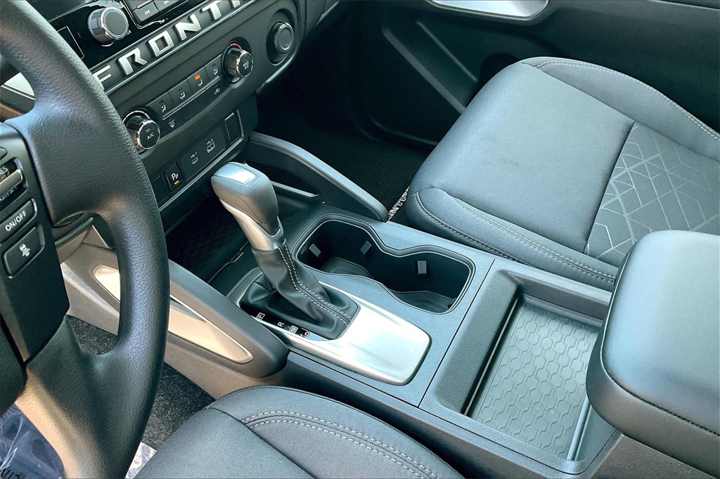 2025 Nissan Frontier SV - Photo 14