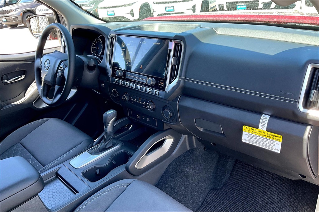 2025 Nissan Frontier SV - Photo 10