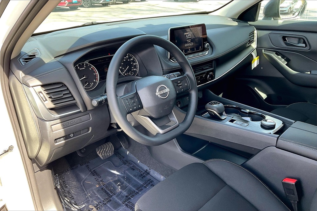 2025 Nissan Rogue S - Photo 9