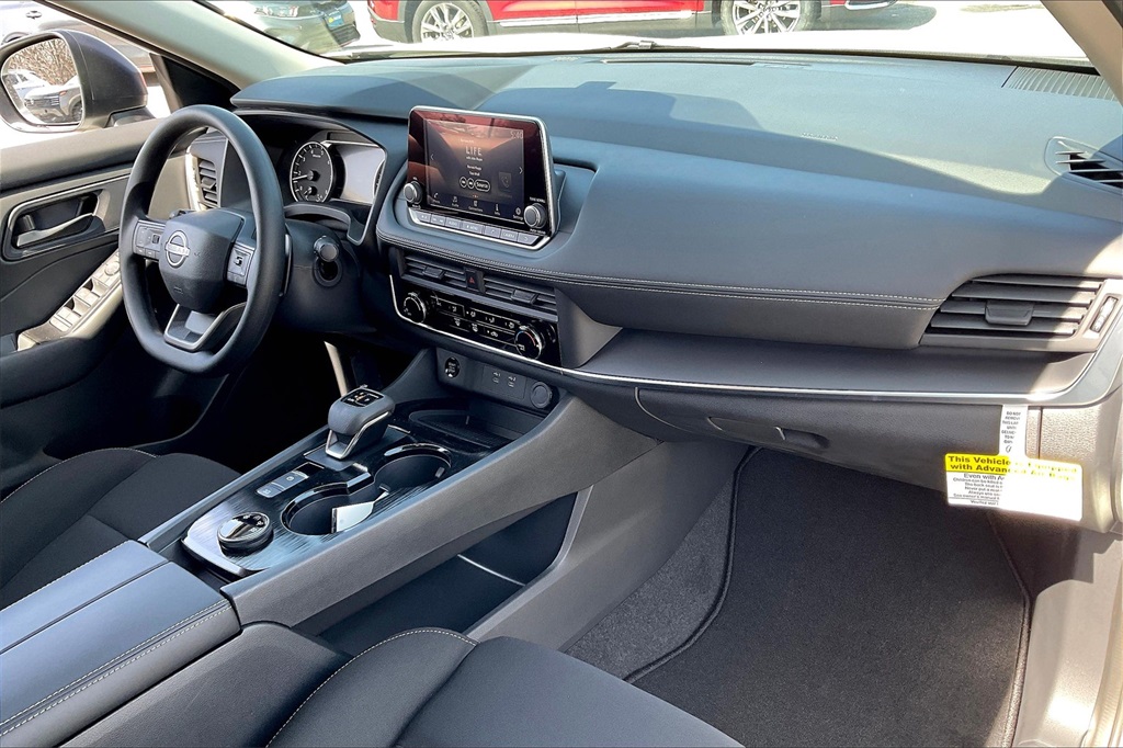 2025 Nissan Rogue S - Photo 10