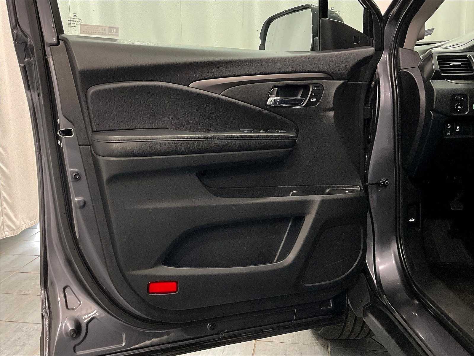 2022 Honda Pilot EX-L - Photo 9