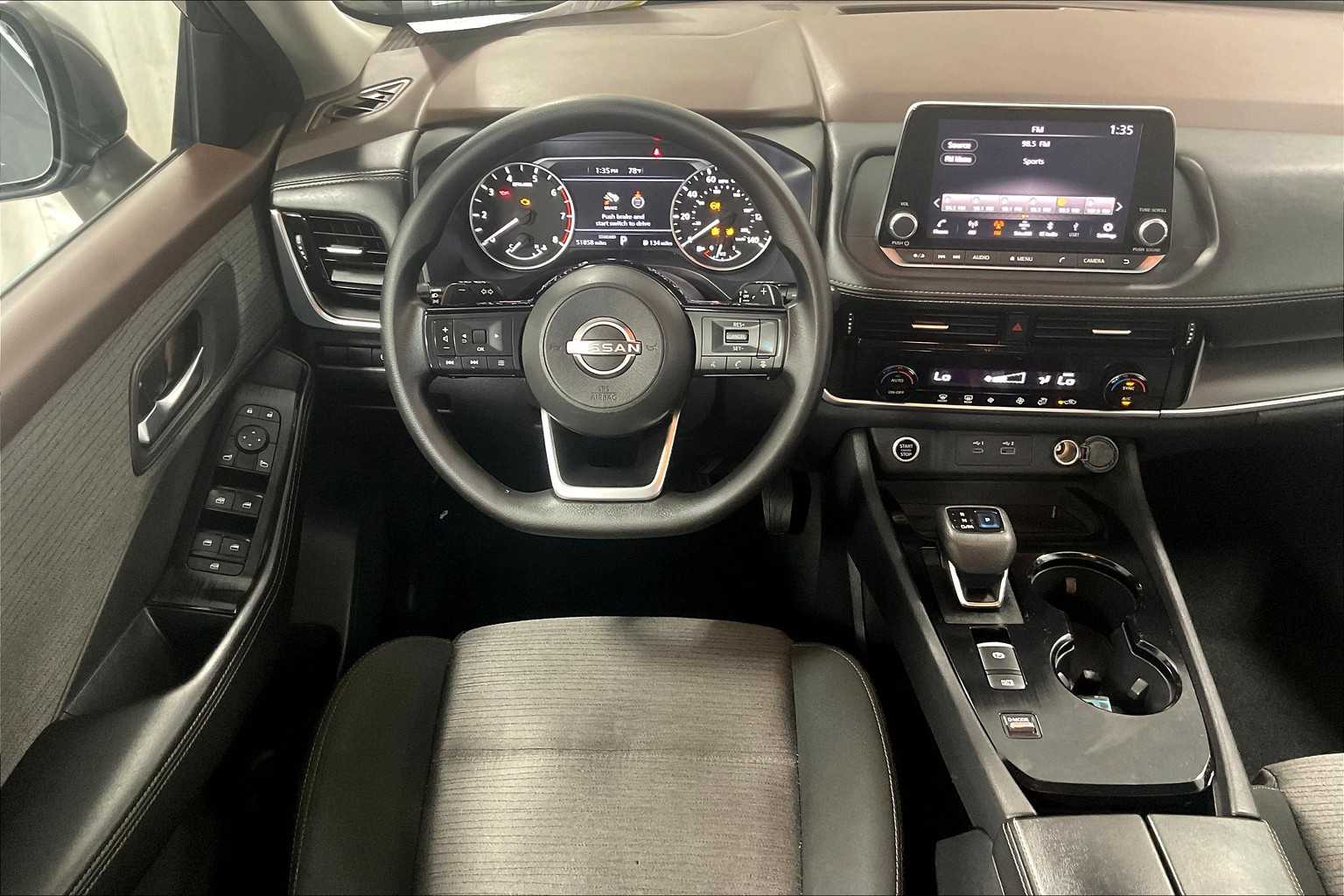 2022 Nissan Rogue SV - Photo 17