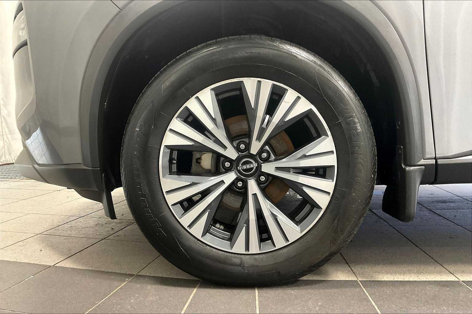 2022 Nissan Rogue SV - Photo 7