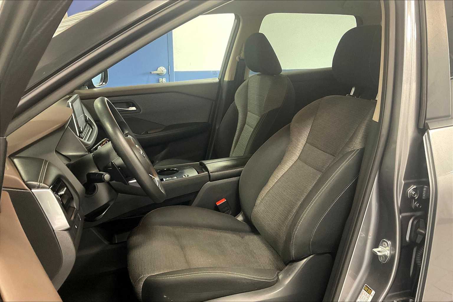 2022 Nissan Rogue SV - Photo 10