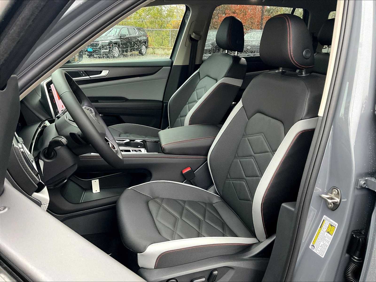 2026 Volkswagen Atlas 2.0T Peak Edition - Photo 11