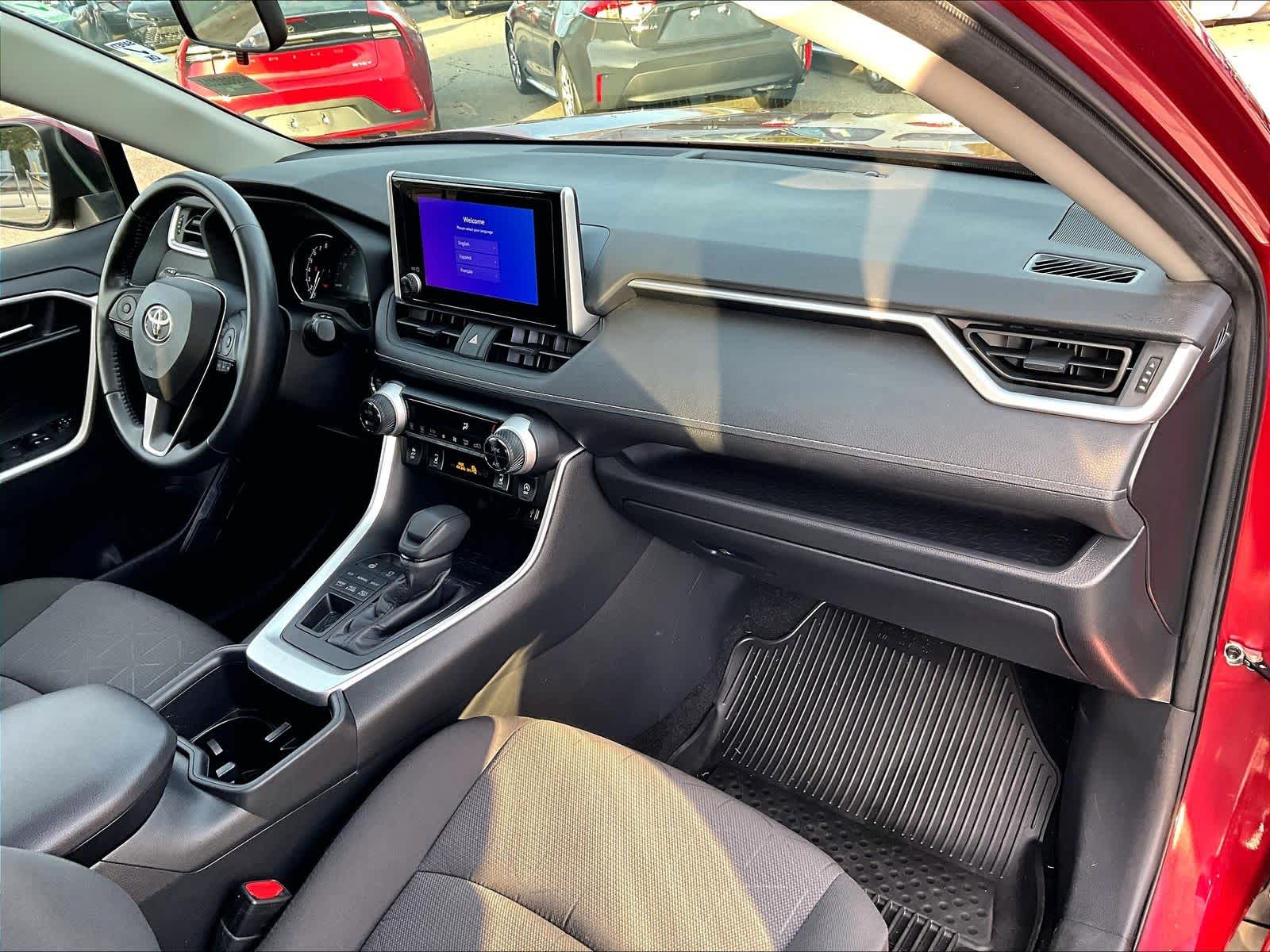 2023 Toyota RAV4 XLE - Photo 14