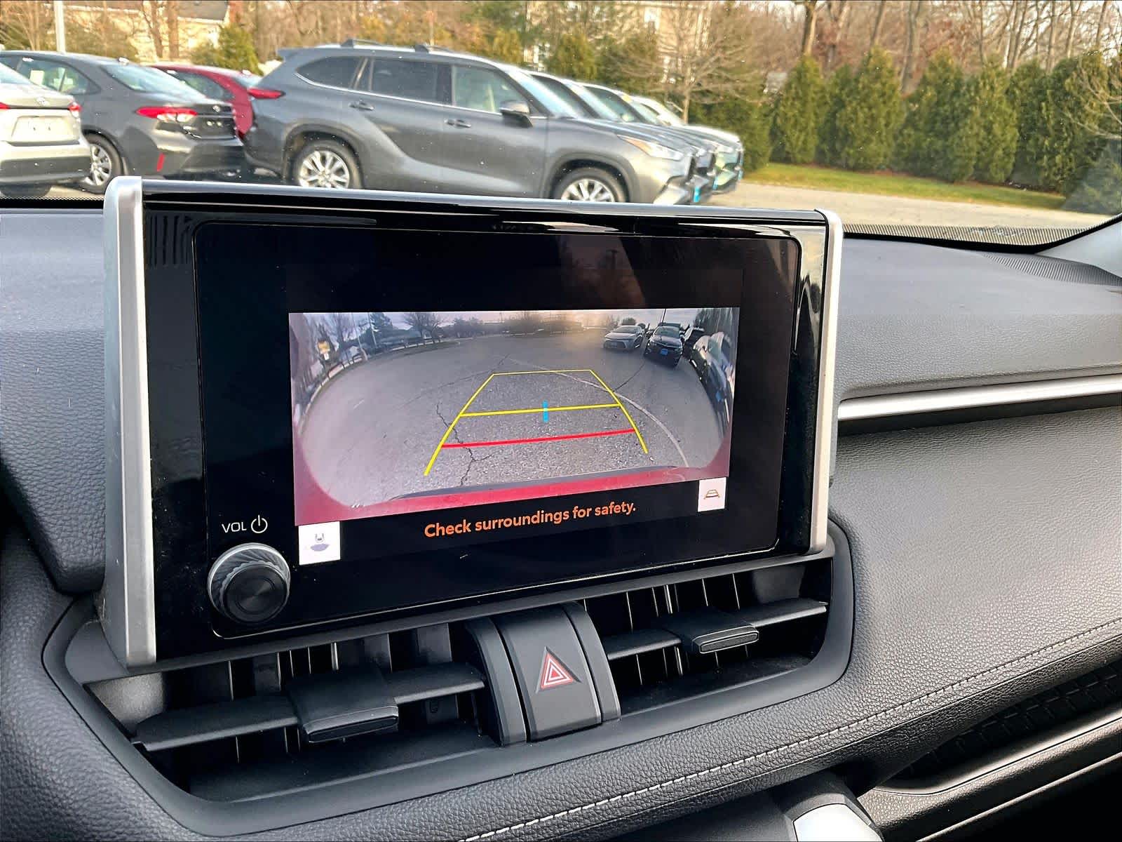 2023 Toyota RAV4 XLE - Photo 19