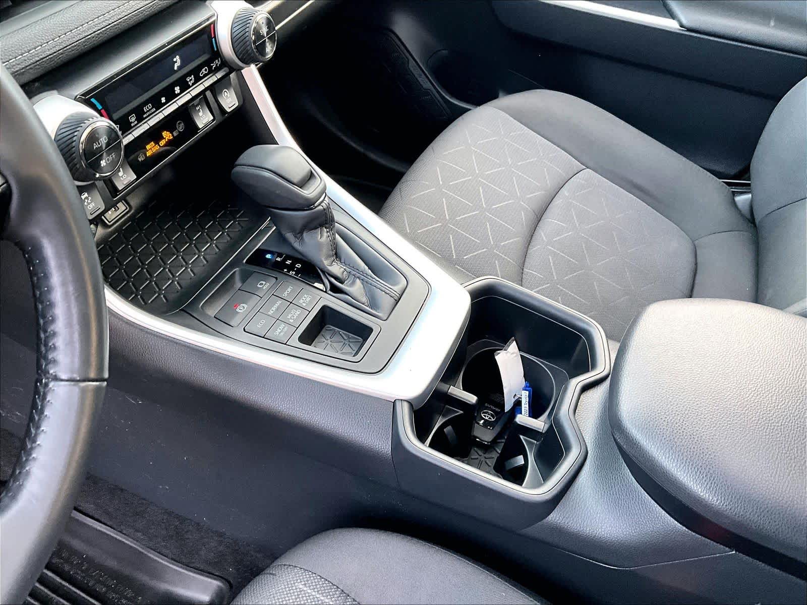 2023 Toyota RAV4 XLE - Photo 20