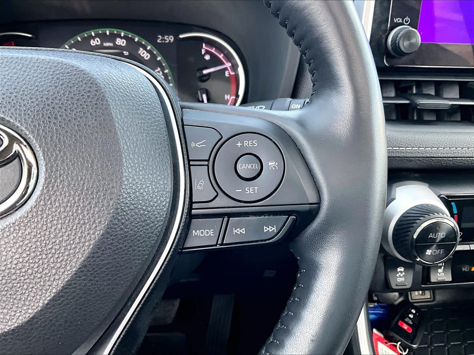 2023 Toyota RAV4 XLE - Photo 24