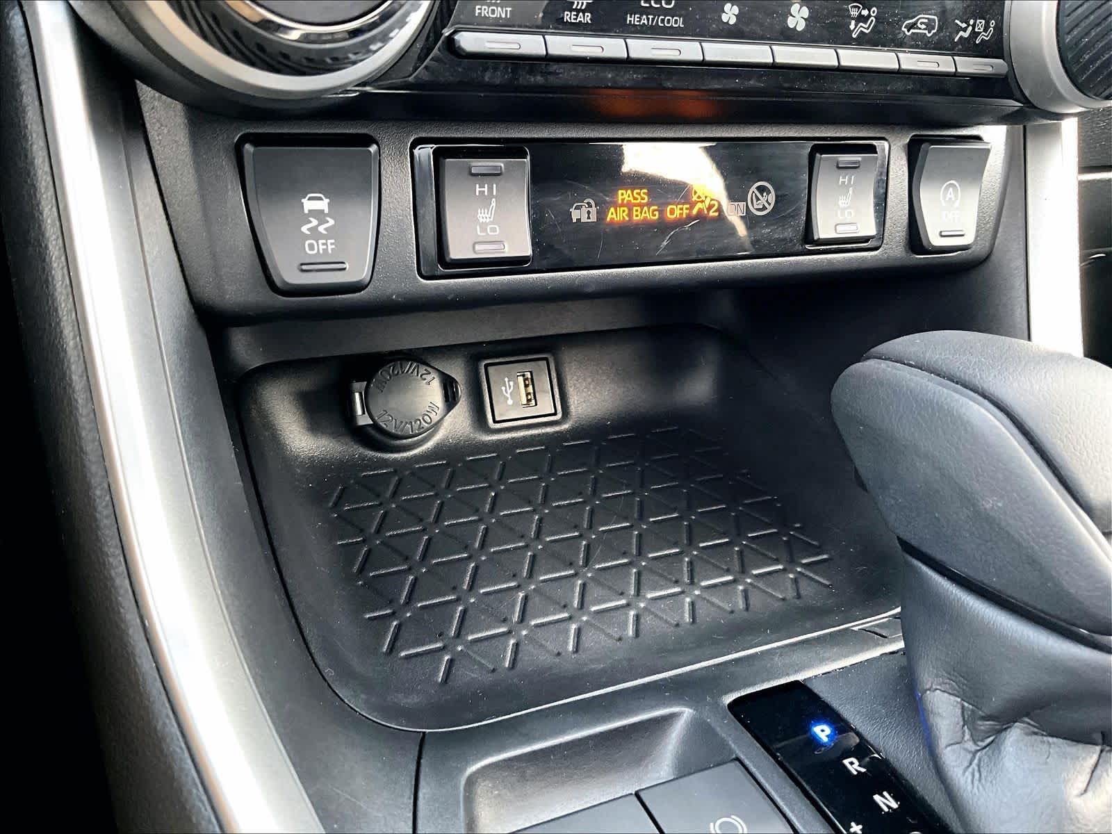 2023 Toyota RAV4 XLE - Photo 27