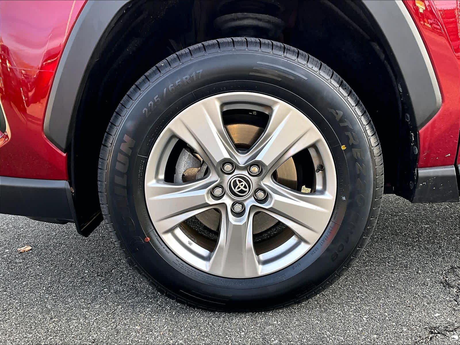 2023 Toyota RAV4 XLE - Photo 7