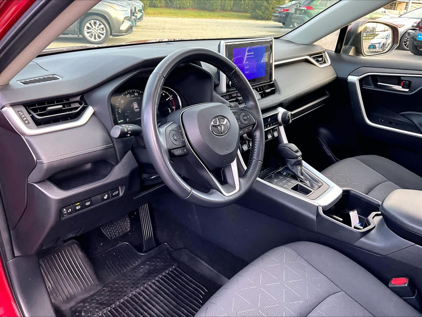 2023 Toyota RAV4 XLE - Photo 8