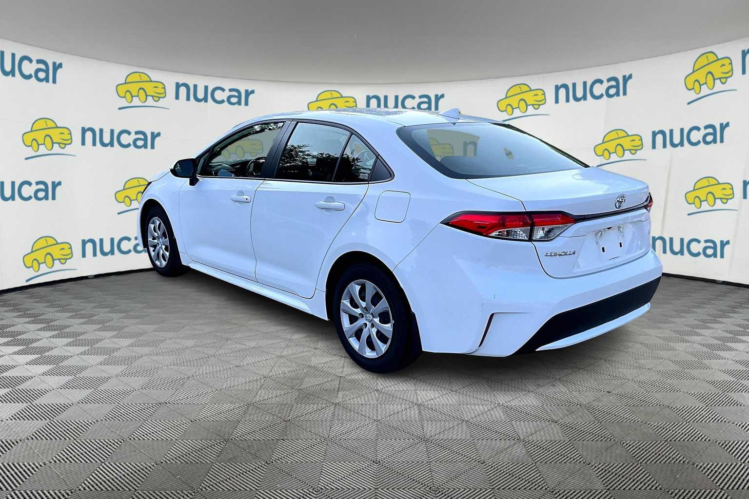 2022 Toyota Corolla LE - Photo 3
