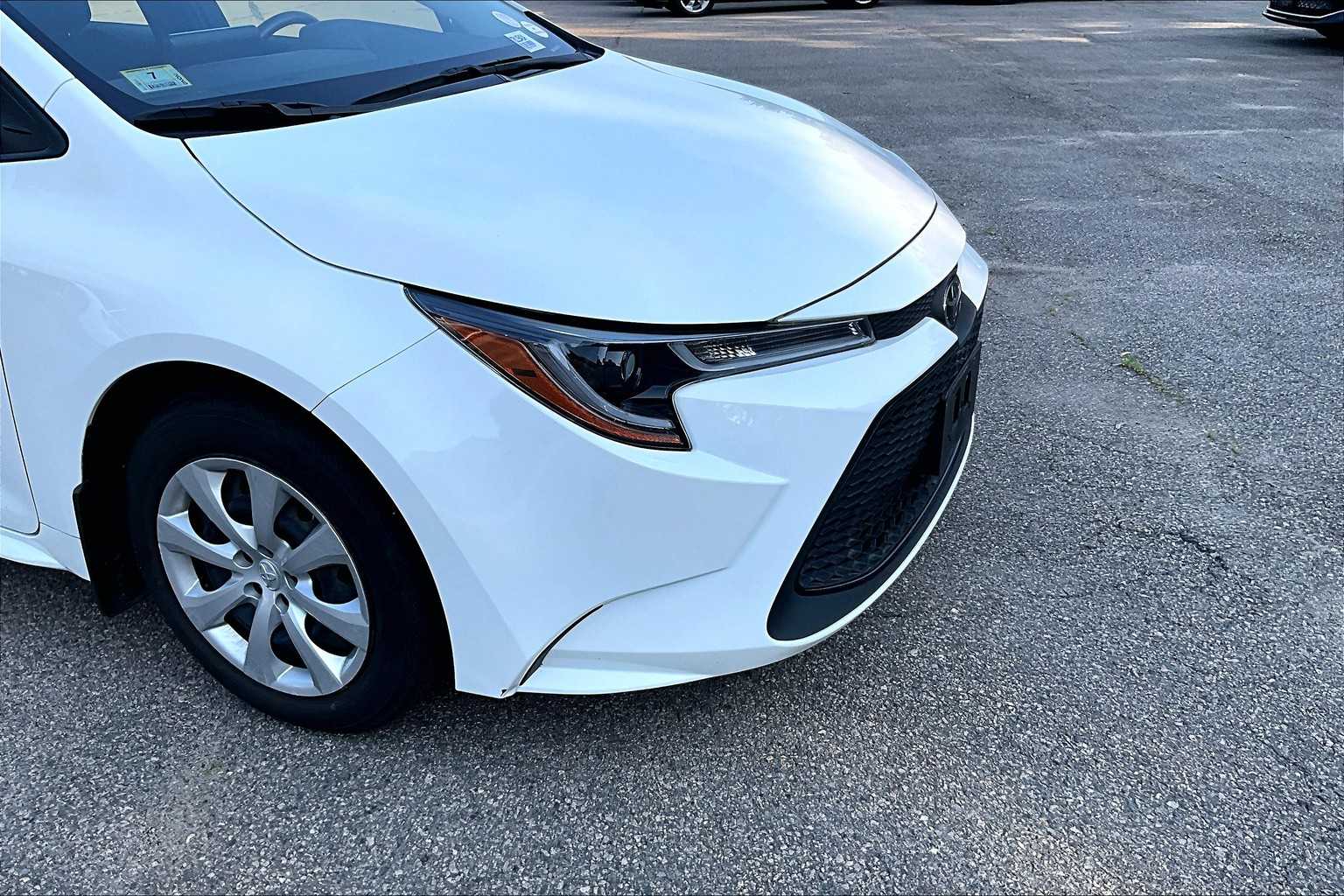 2022 Toyota Corolla LE - Photo 5