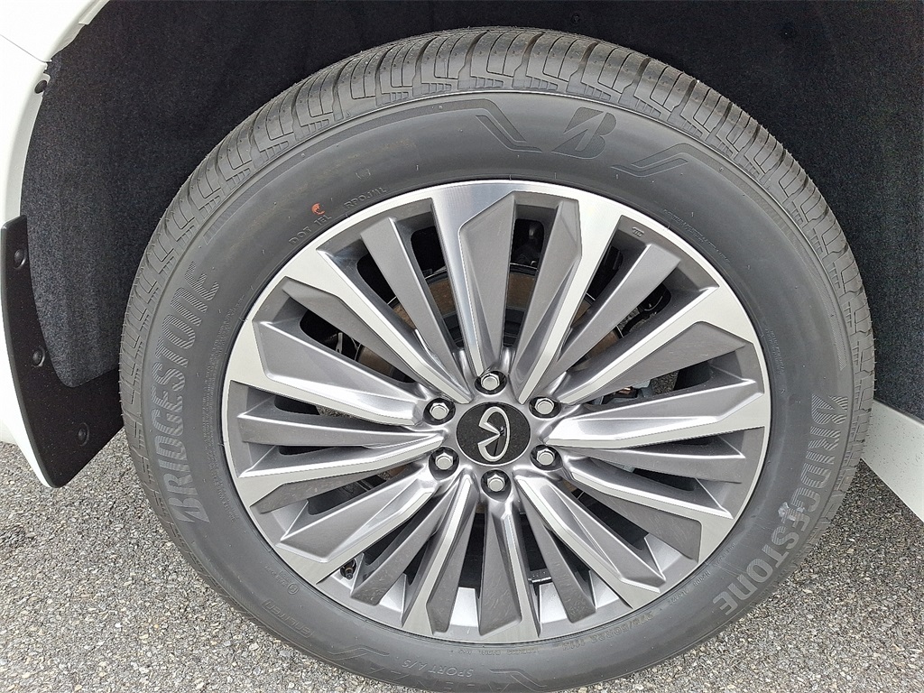 2026 INFINITI QX80 LUXE - Photo 5