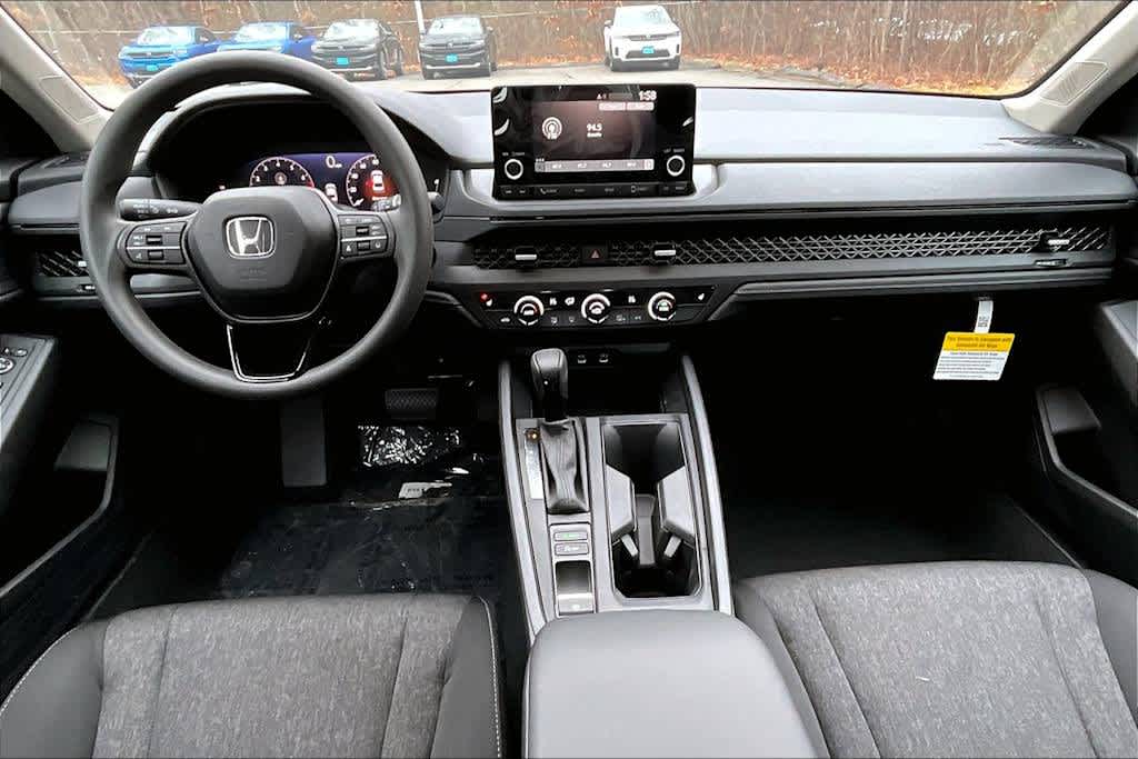 2025 Honda Accord SE - Photo 11