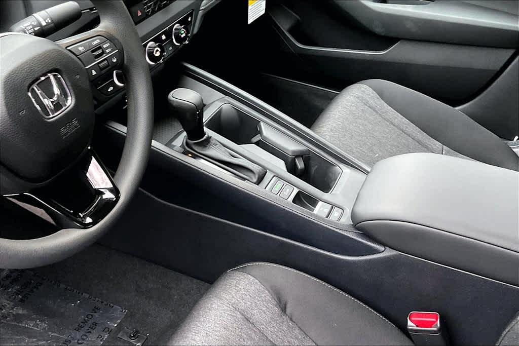 2025 Honda Accord SE - Photo 13