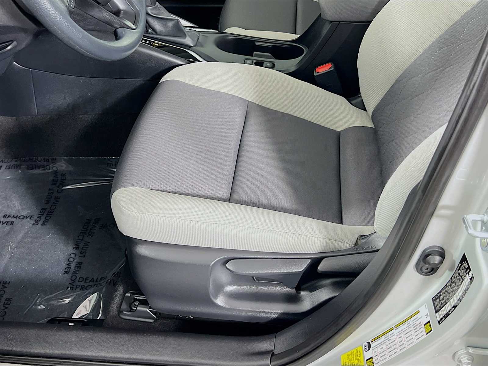 2024 Toyota Corolla LE - Photo 19