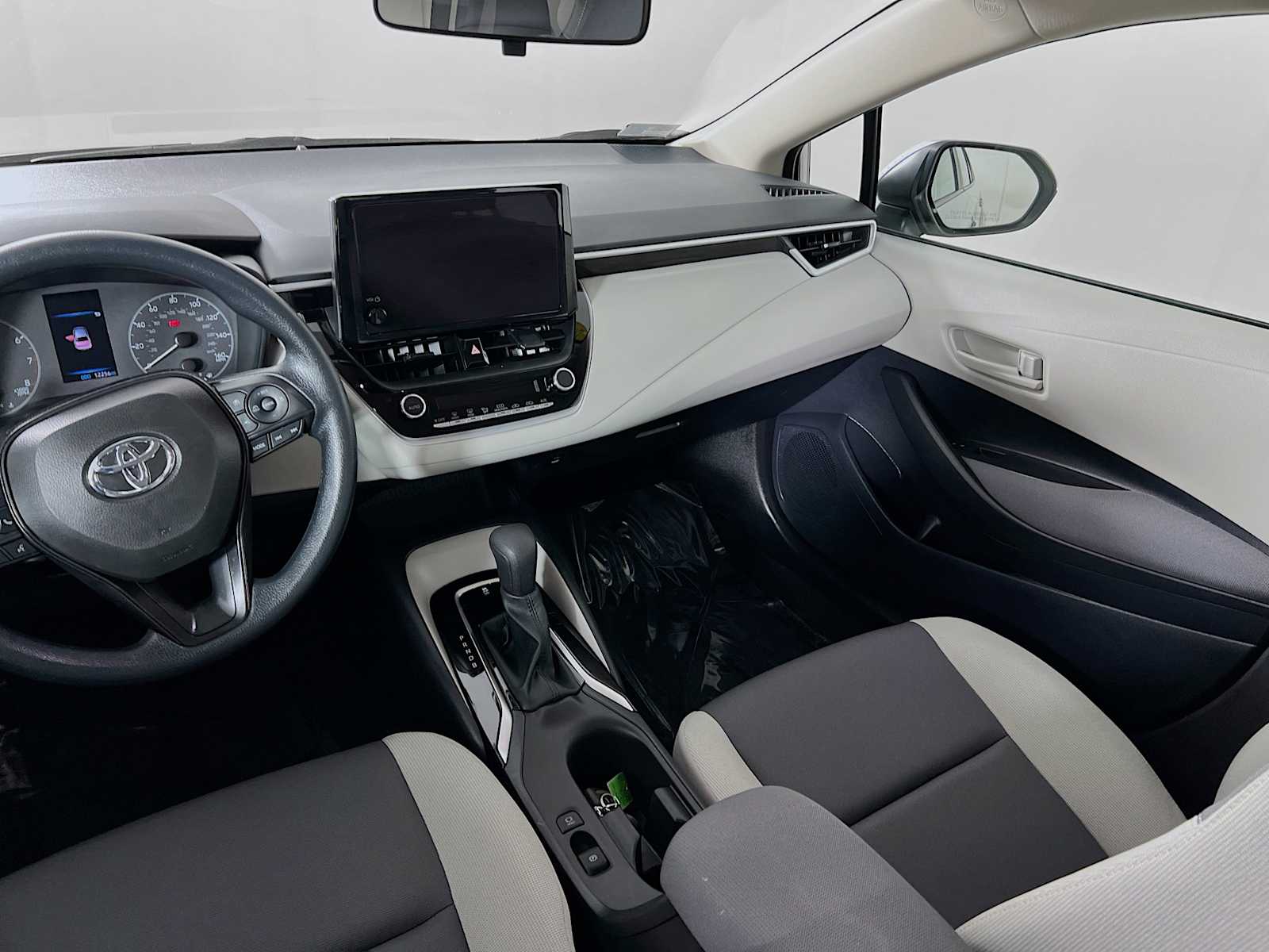 2024 Toyota Corolla LE - Photo 22