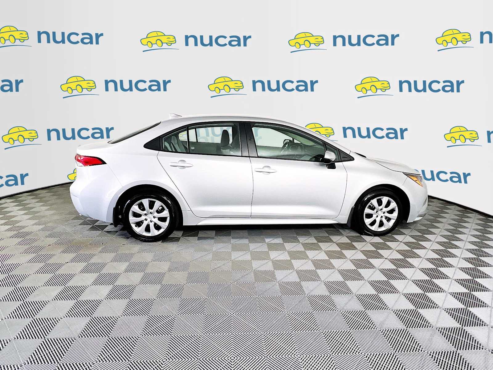 2024 Toyota Corolla LE - Photo 8