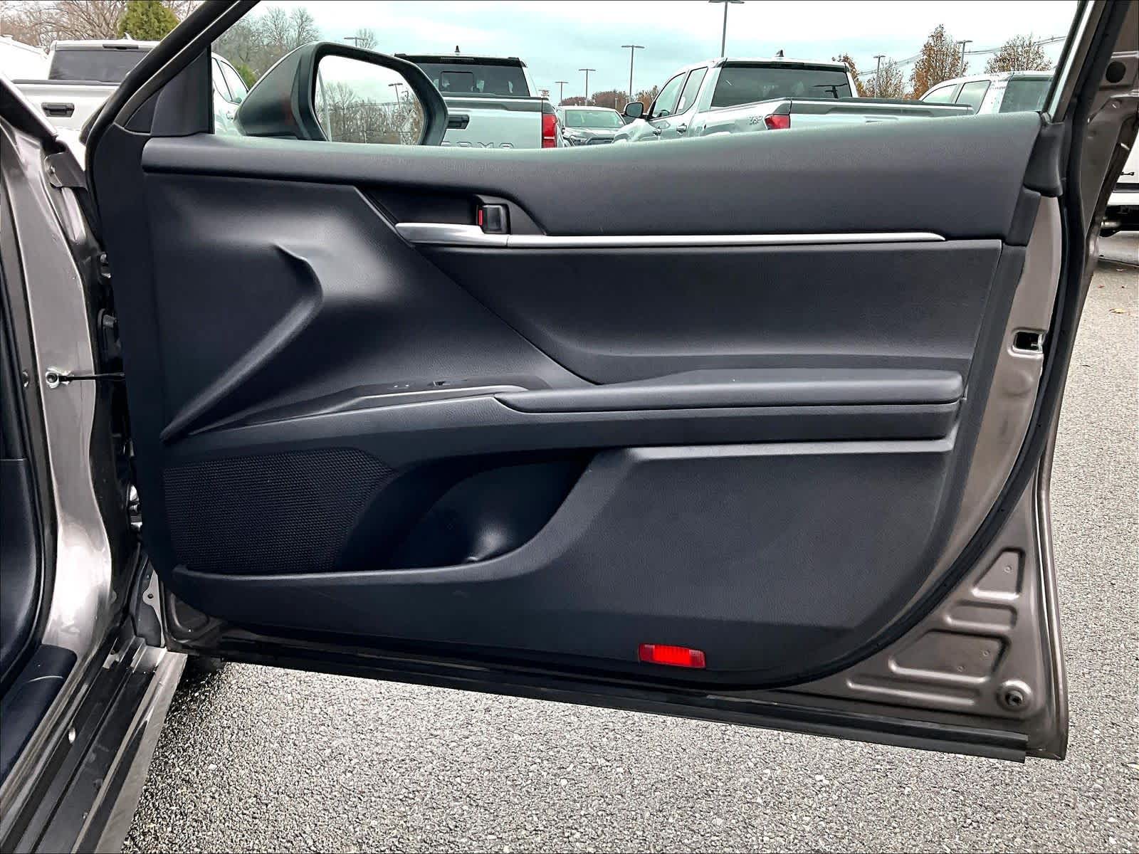 2023 Toyota Camry SE - Photo 12