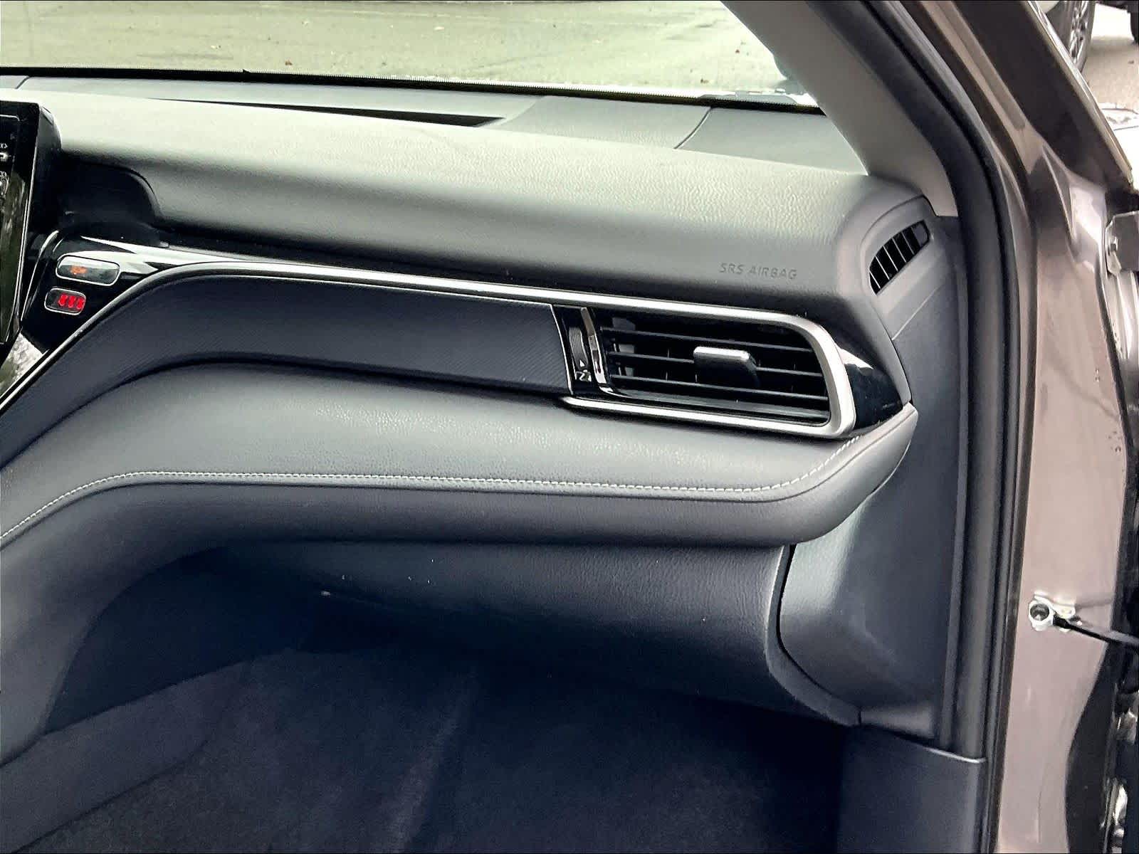 2023 Toyota Camry SE - Photo 13
