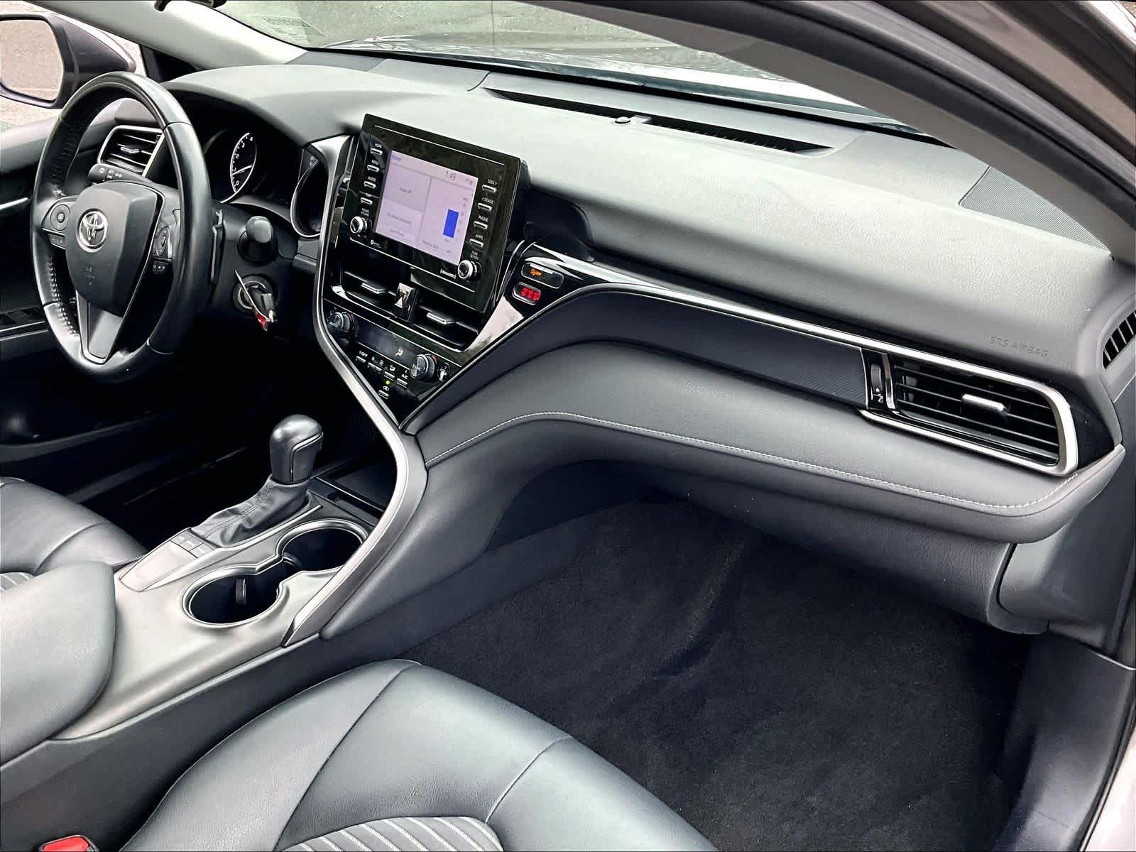 2023 Toyota Camry SE - Photo 14