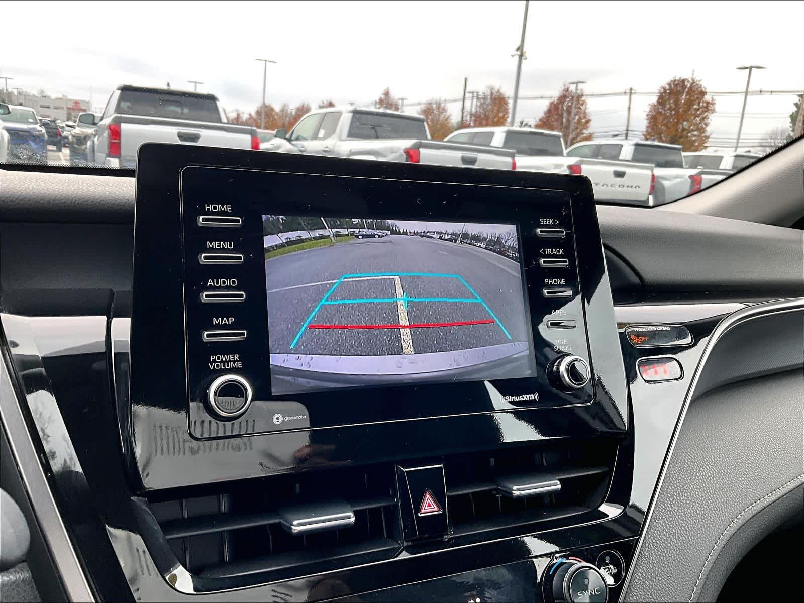 2023 Toyota Camry SE - Photo 19