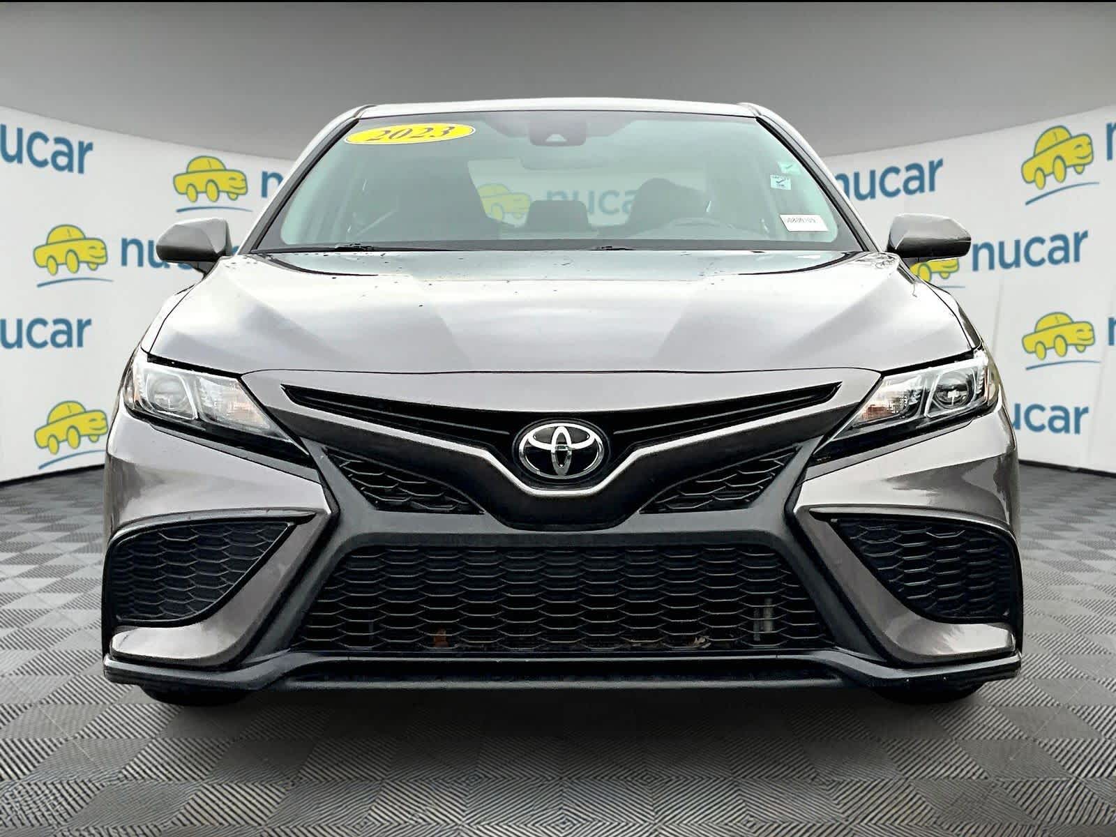 2023 Toyota Camry SE - Photo 2