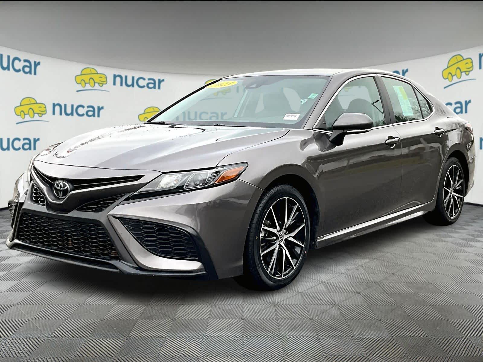 2023 Toyota Camry SE - Photo 3