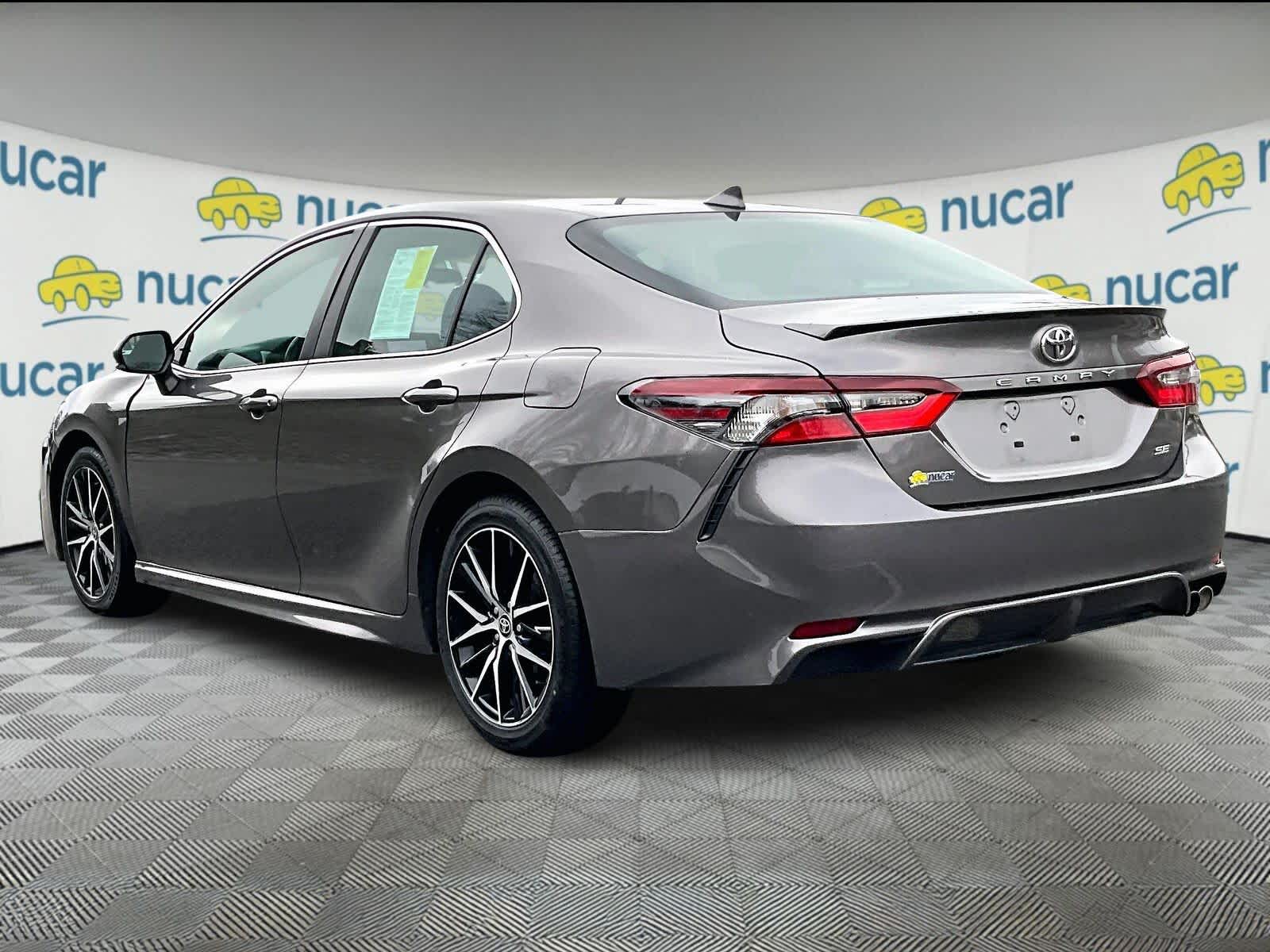 2023 Toyota Camry SE - Photo 4