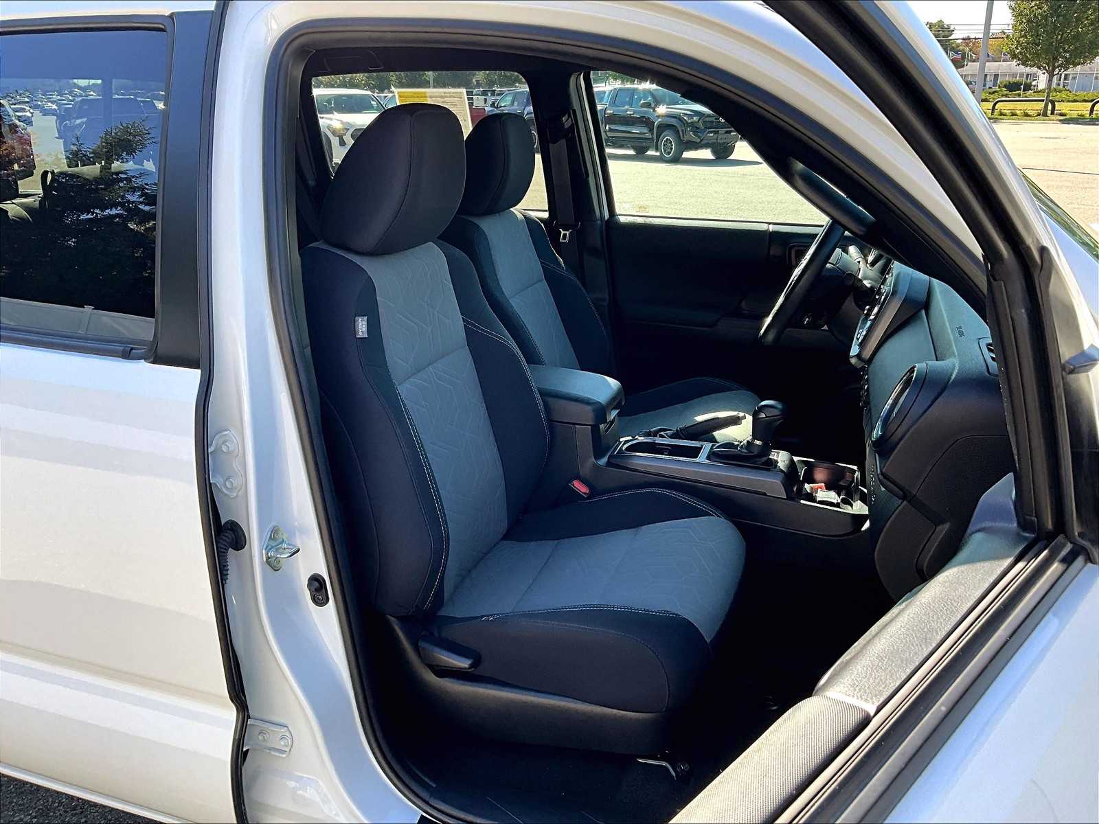 2021 Toyota Tacoma TRD Sport - Photo 11