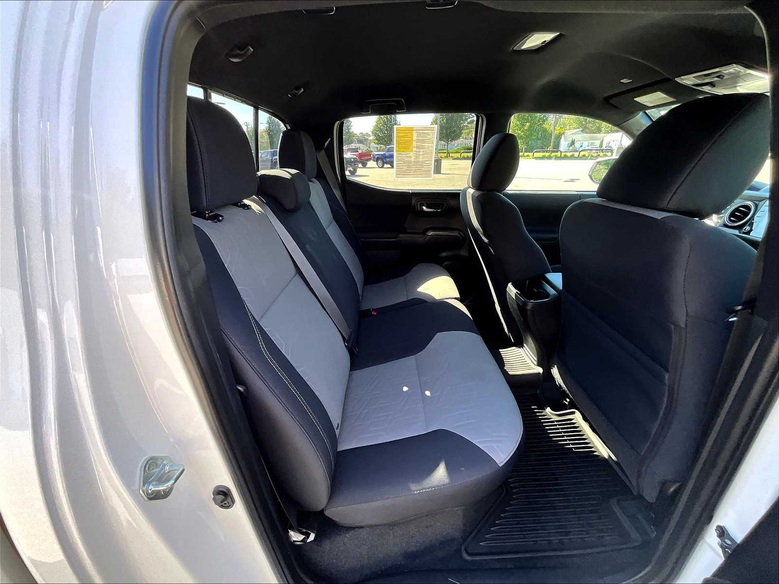 2021 Toyota Tacoma TRD Sport - Photo 16