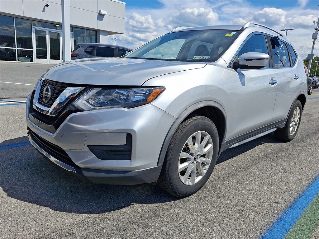 2020 Nissan Rogue SV - Photo 2