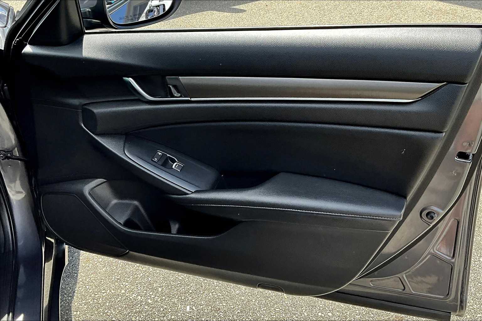 2020 Honda Accord LX - Photo 12