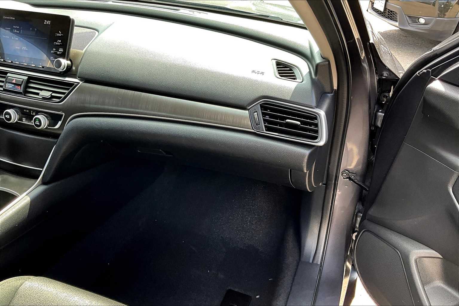 2020 Honda Accord LX - Photo 13