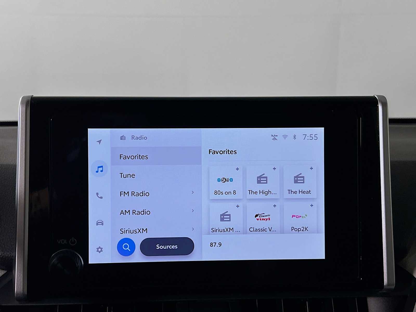 2025 Toyota RAV4 Hybrid XLE - Photo 8