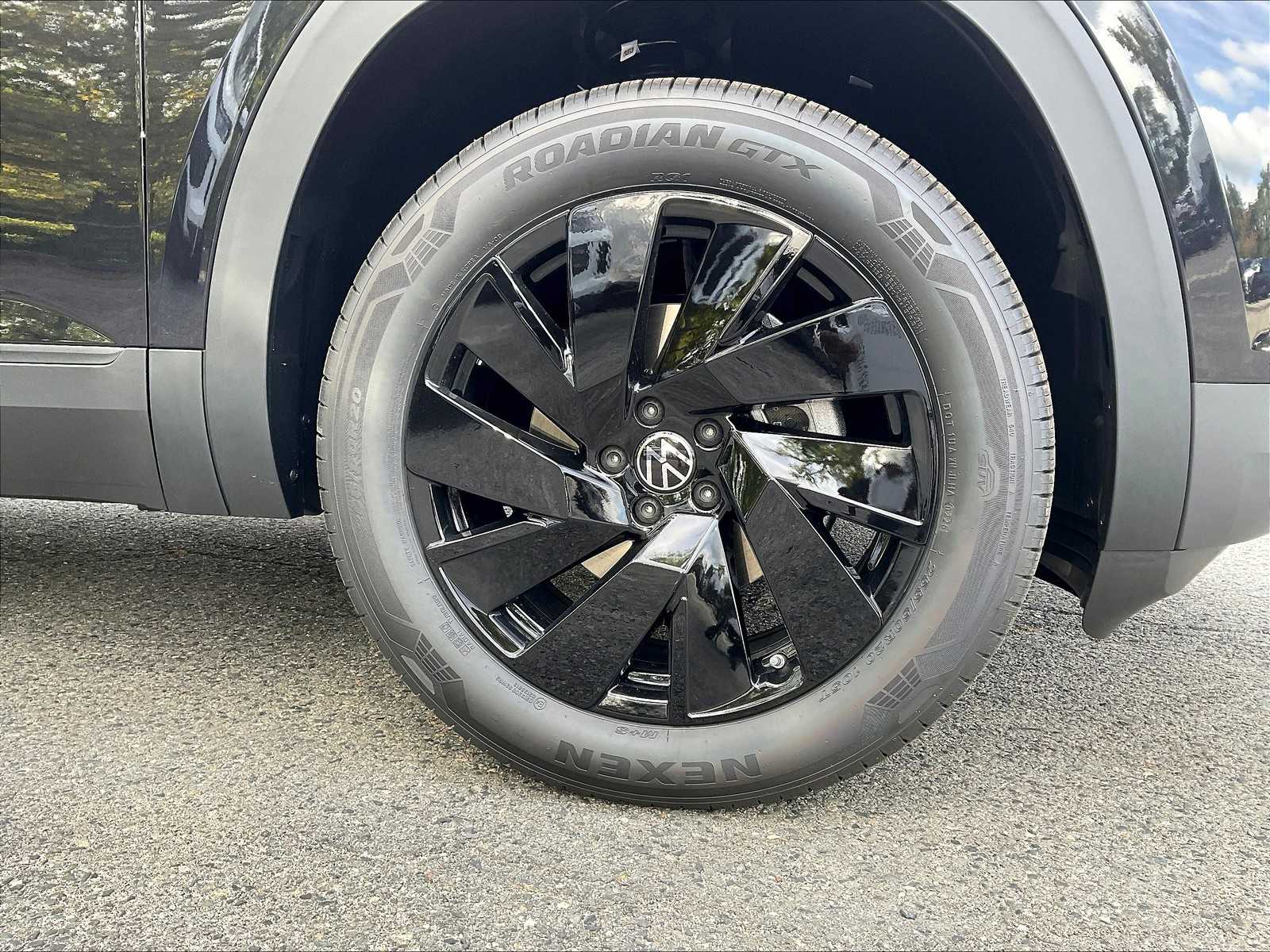 2026 Volkswagen Atlas 2.0T SE w/Technology - Photo 8