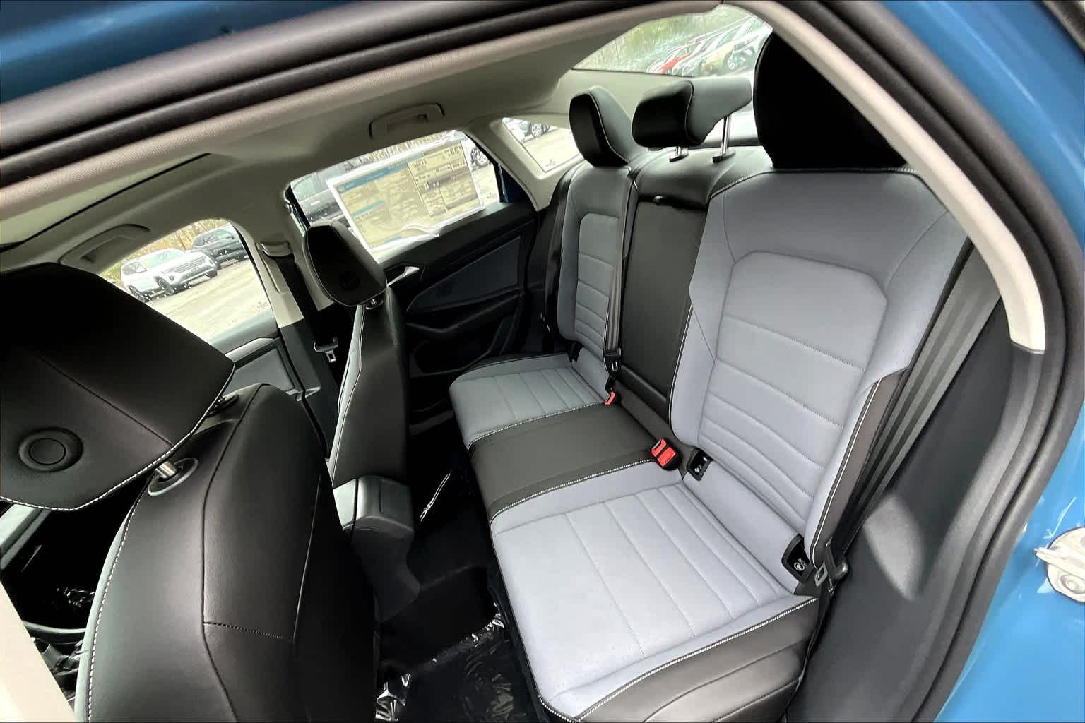 2025 Volkswagen Jetta SE - Photo 15