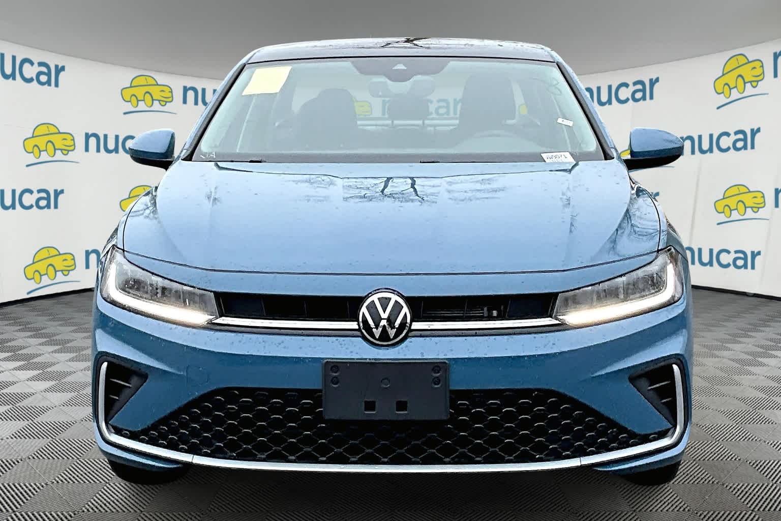 2025 Volkswagen Jetta SE - Photo 3
