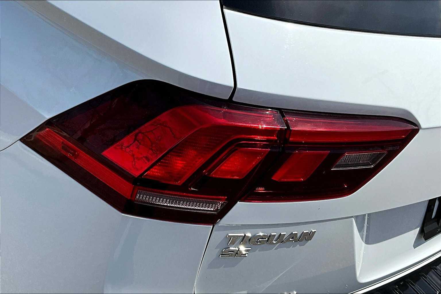 2021 Volkswagen Tiguan SE R-Line Black - Photo 33