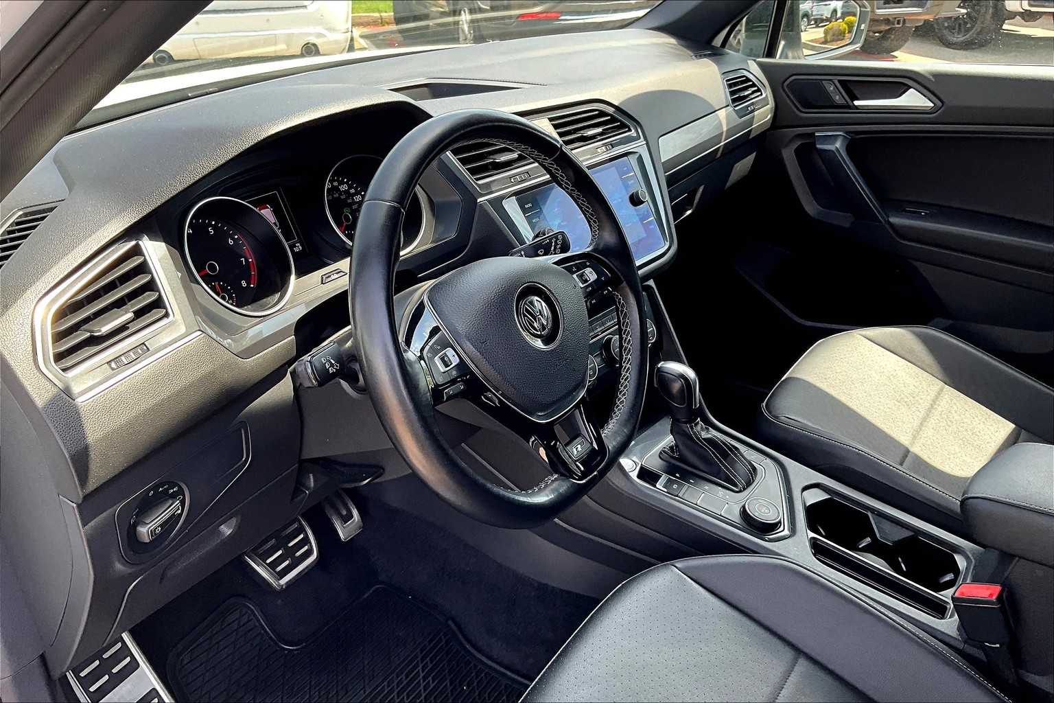 2021 Volkswagen Tiguan SE R-Line Black - Photo 8