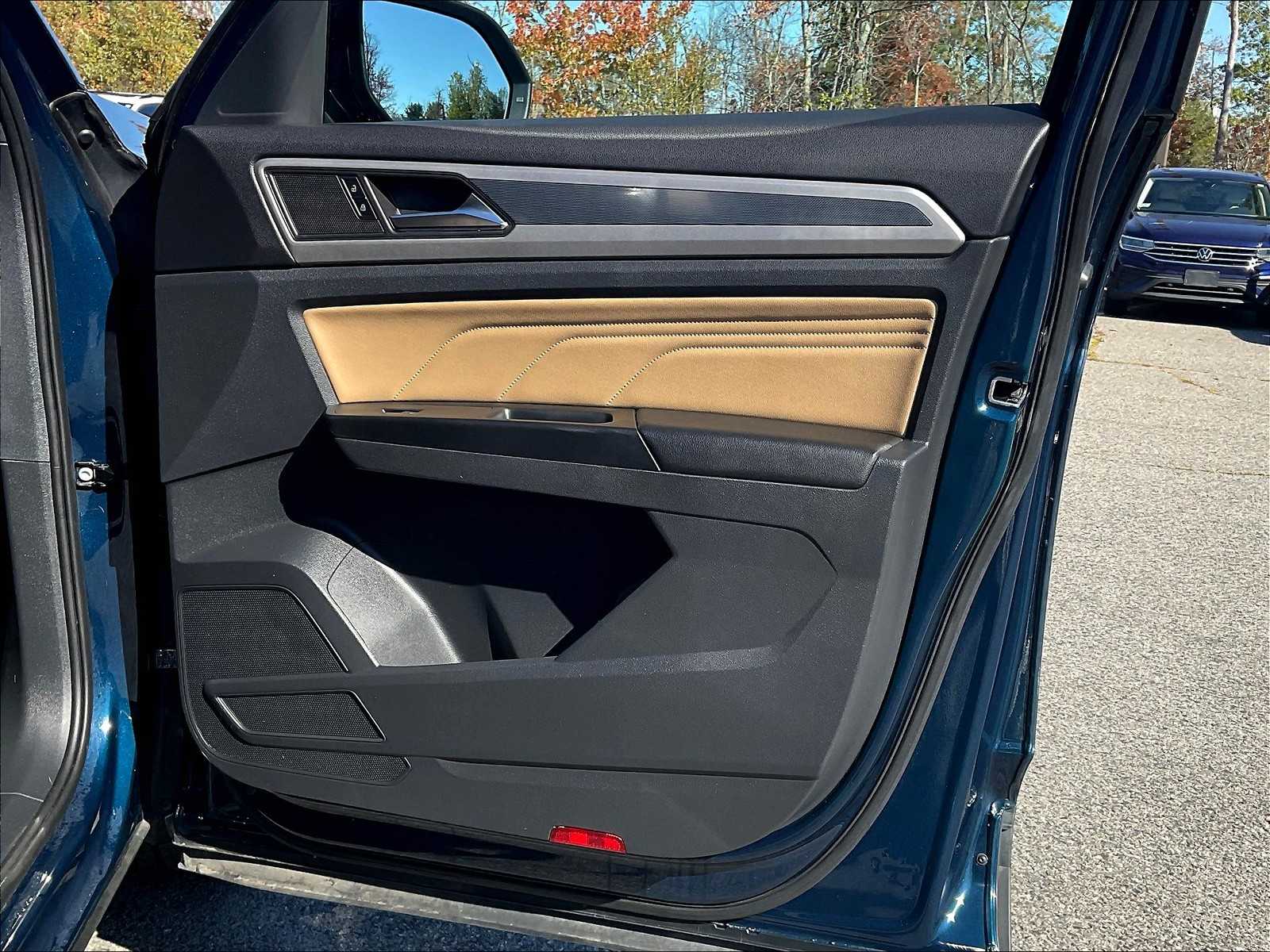 2020 Volkswagen Atlas Cross Sport 3.6L V6 SEL - Photo 12