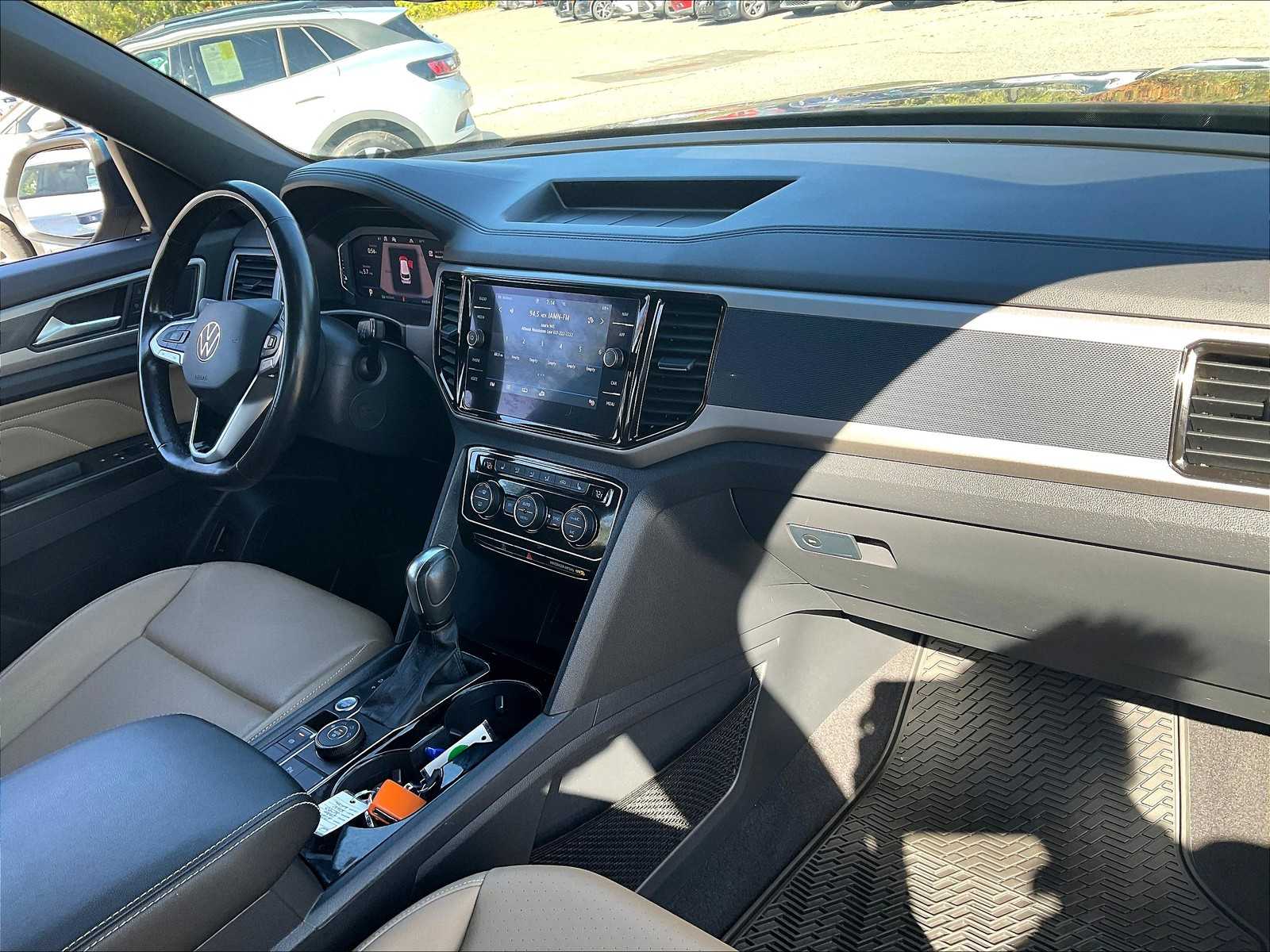 2020 Volkswagen Atlas Cross Sport 3.6L V6 SEL - Photo 14