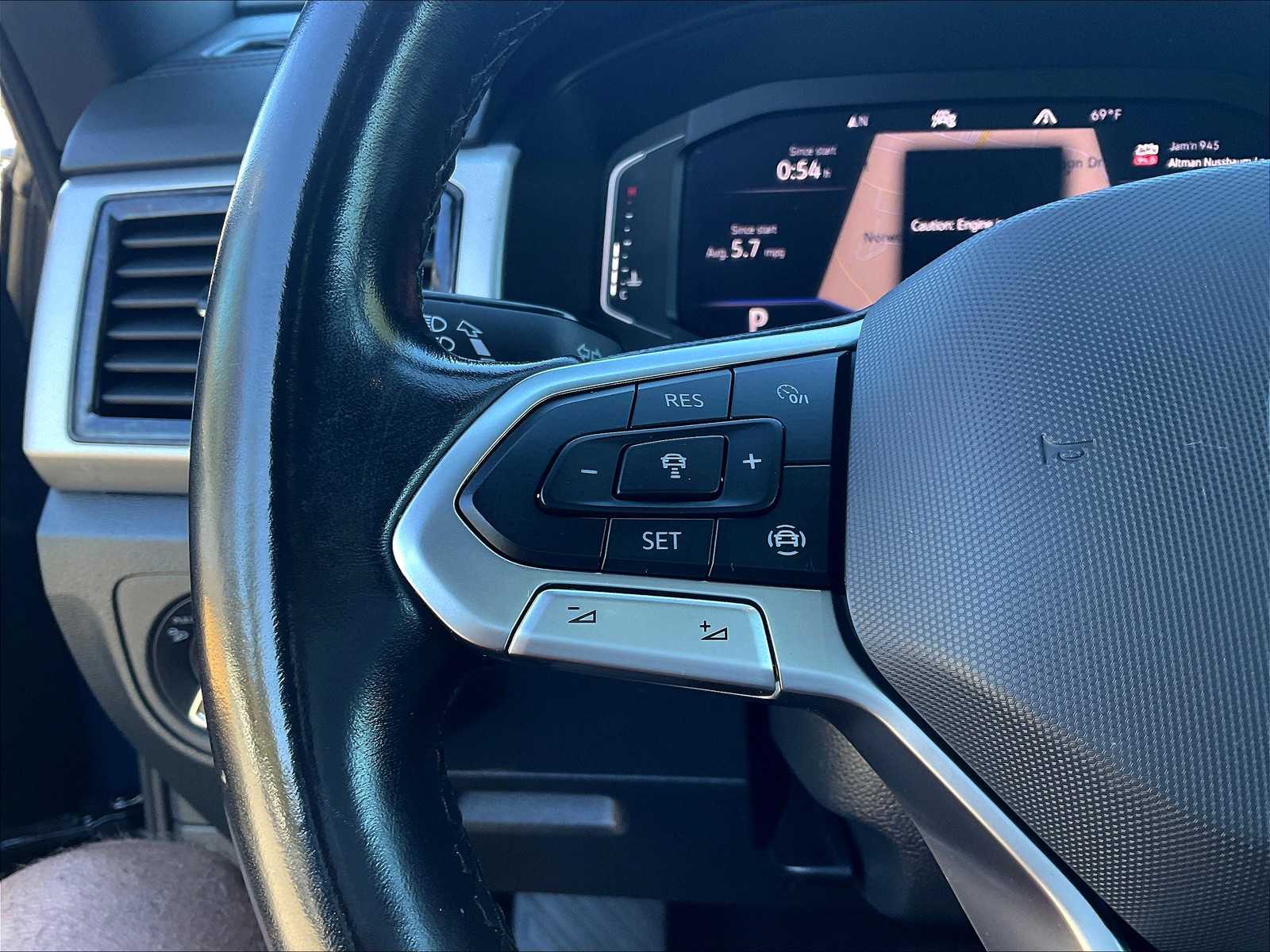 2020 Volkswagen Atlas Cross Sport 3.6L V6 SEL - Photo 22
