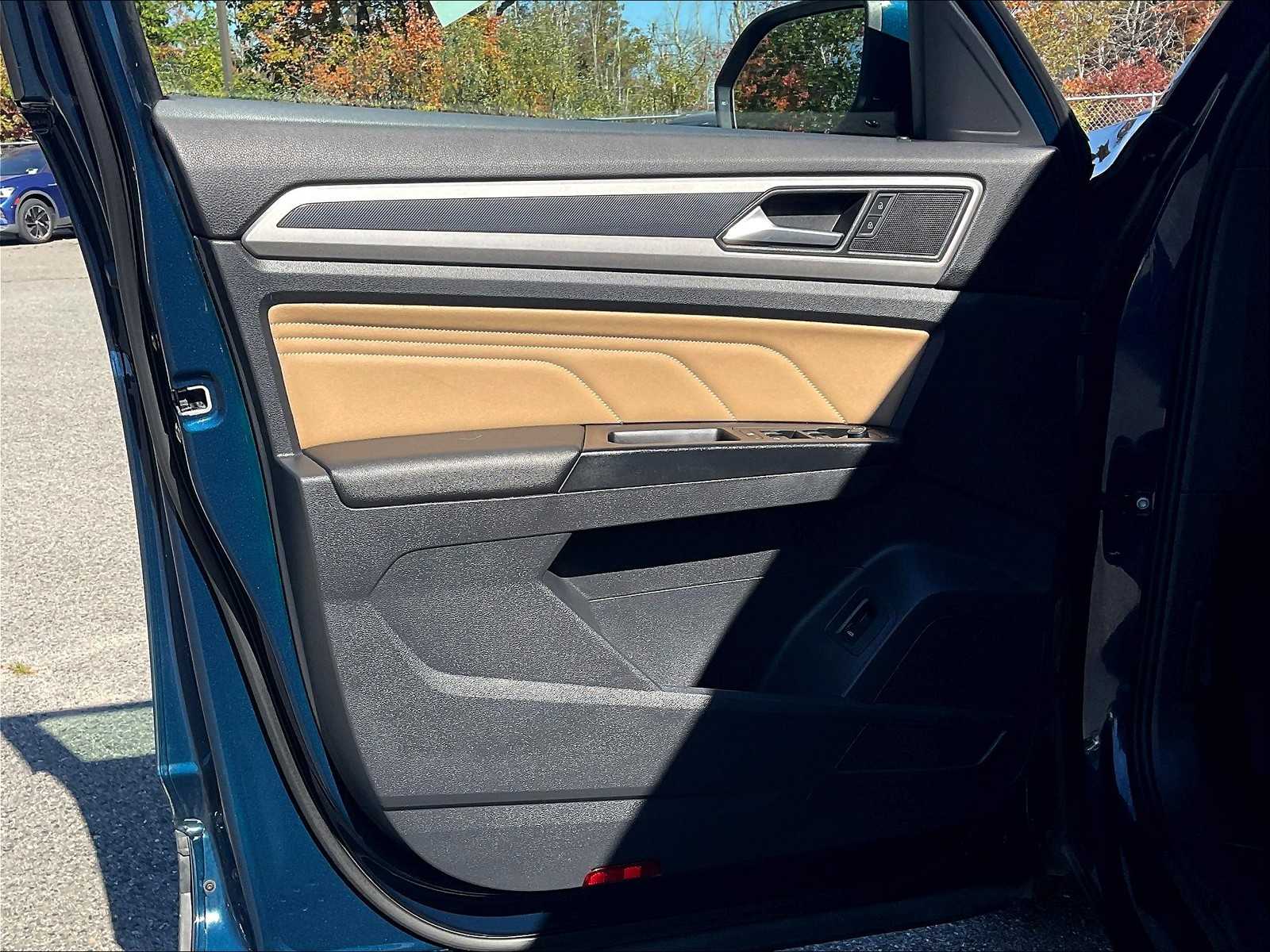 2020 Volkswagen Atlas Cross Sport 3.6L V6 SEL - Photo 9