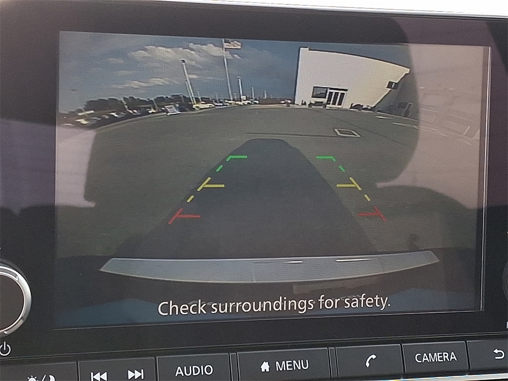 2025 Nissan Rogue SV - Photo 13