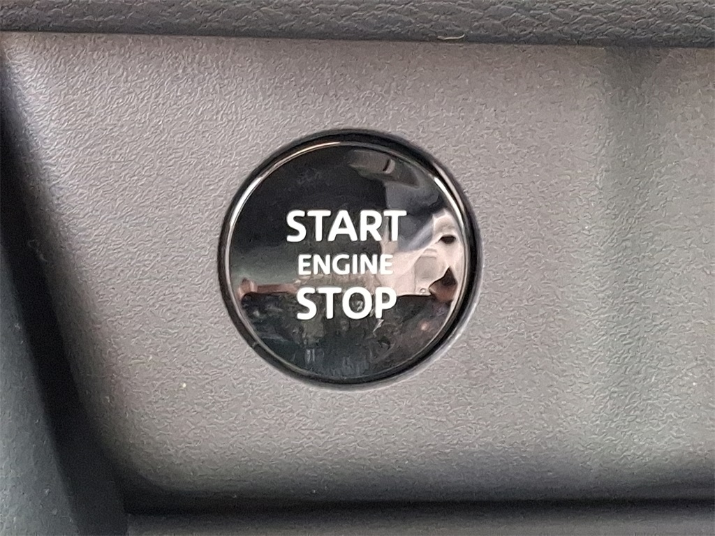 2025 Nissan Rogue SV - Photo 15